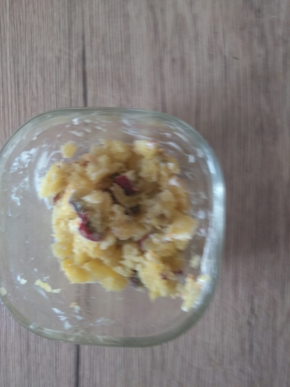 胡桃の変わりに
ピーナッツ粉を入れて
作りました♪
食感が美味しかったです(+_+)