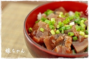 カツオをダブルで！カツオの酒盗和え丼♪