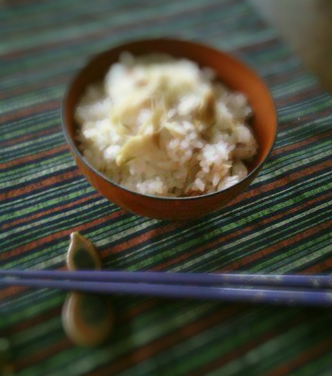 鍋で炊く　茗荷と梅干のご飯