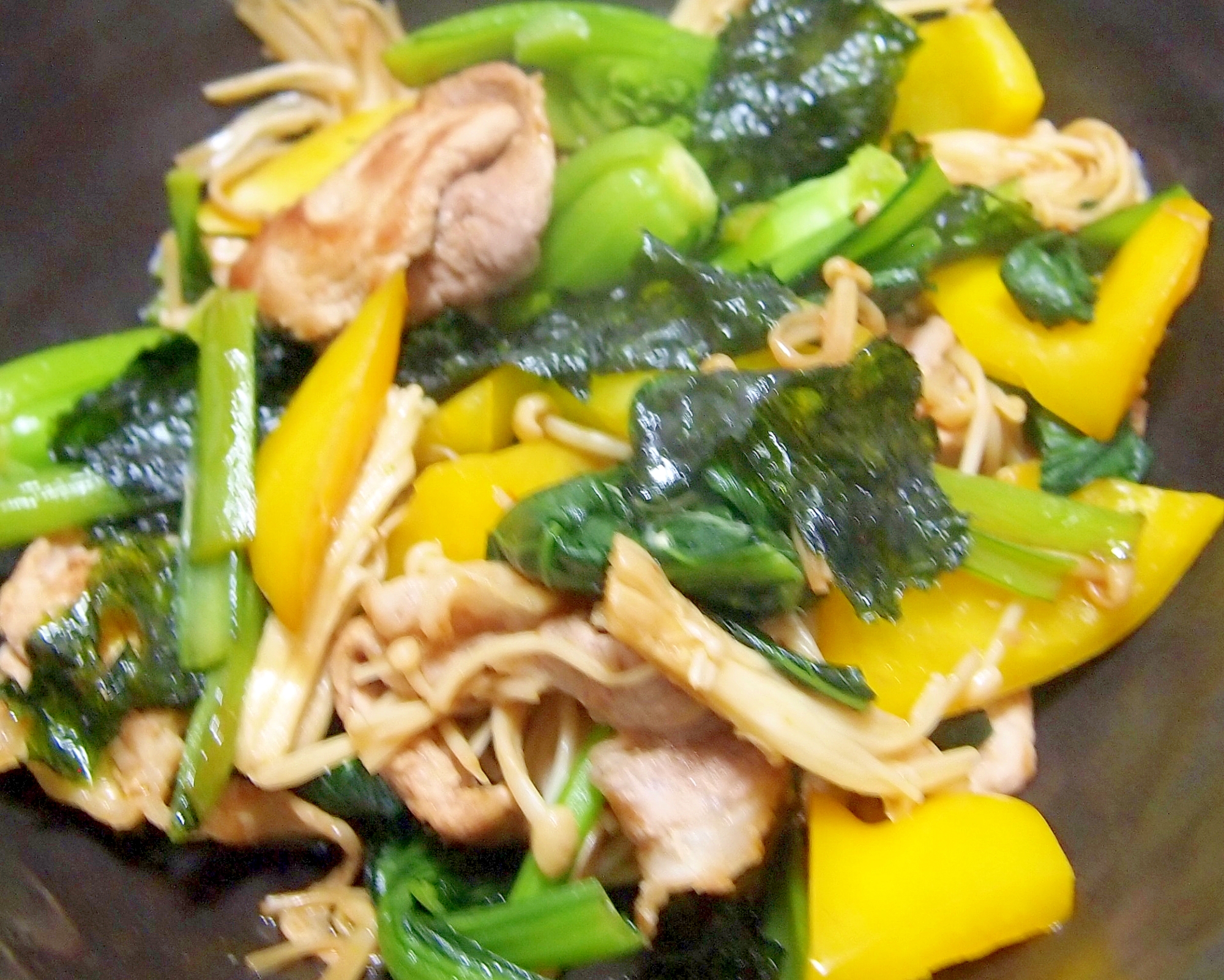 小松菜とパプリカと豚肉の炒め物