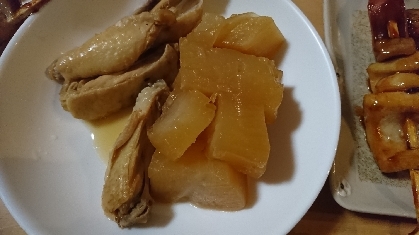 圧力鍋で作る！生姜香る♪手羽元と大根の煮物