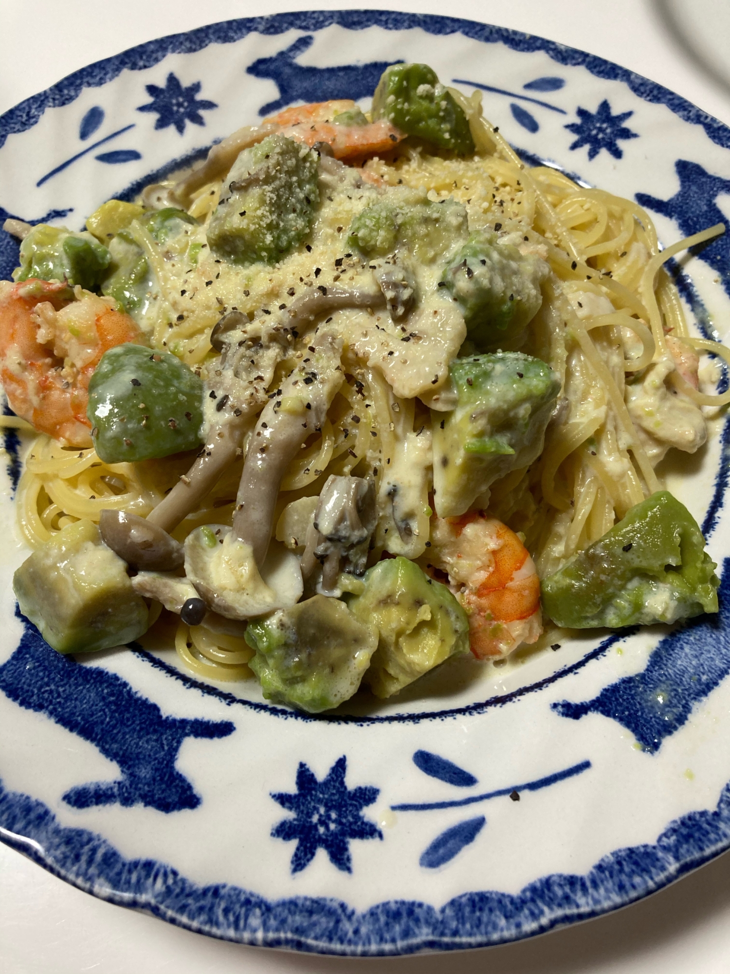 エビアボカドの豆乳スープパスタ