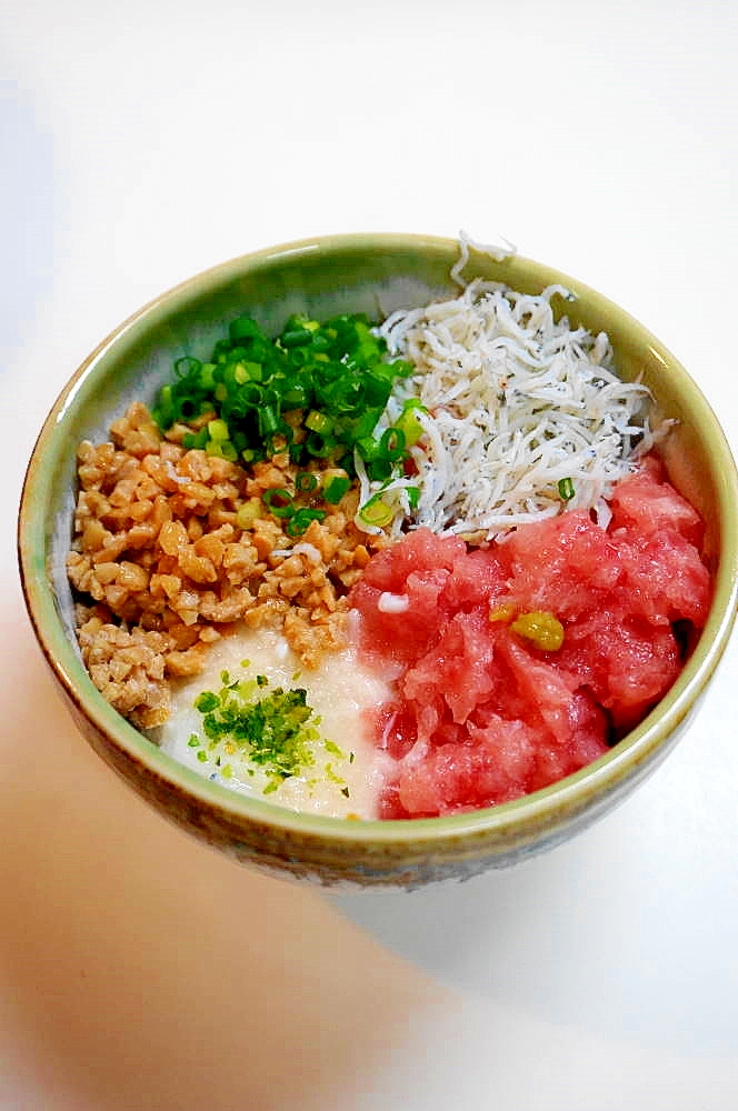 ネバネバ+さっぱり！納豆マグロ長芋しらす寿司丼