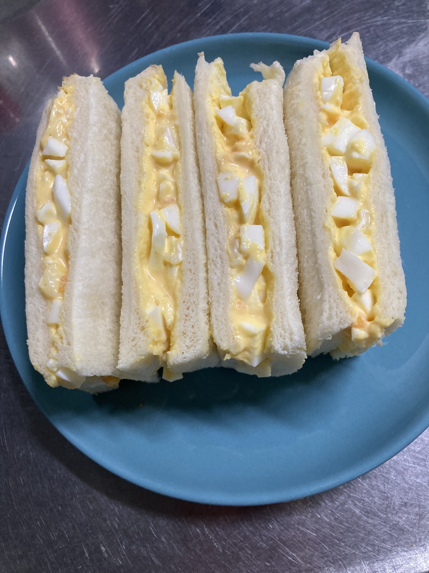 国産チーズ入り卵サンドイッチ