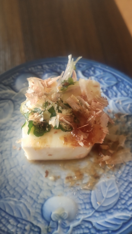 鰹節花かつをたっぷり♪冷奴