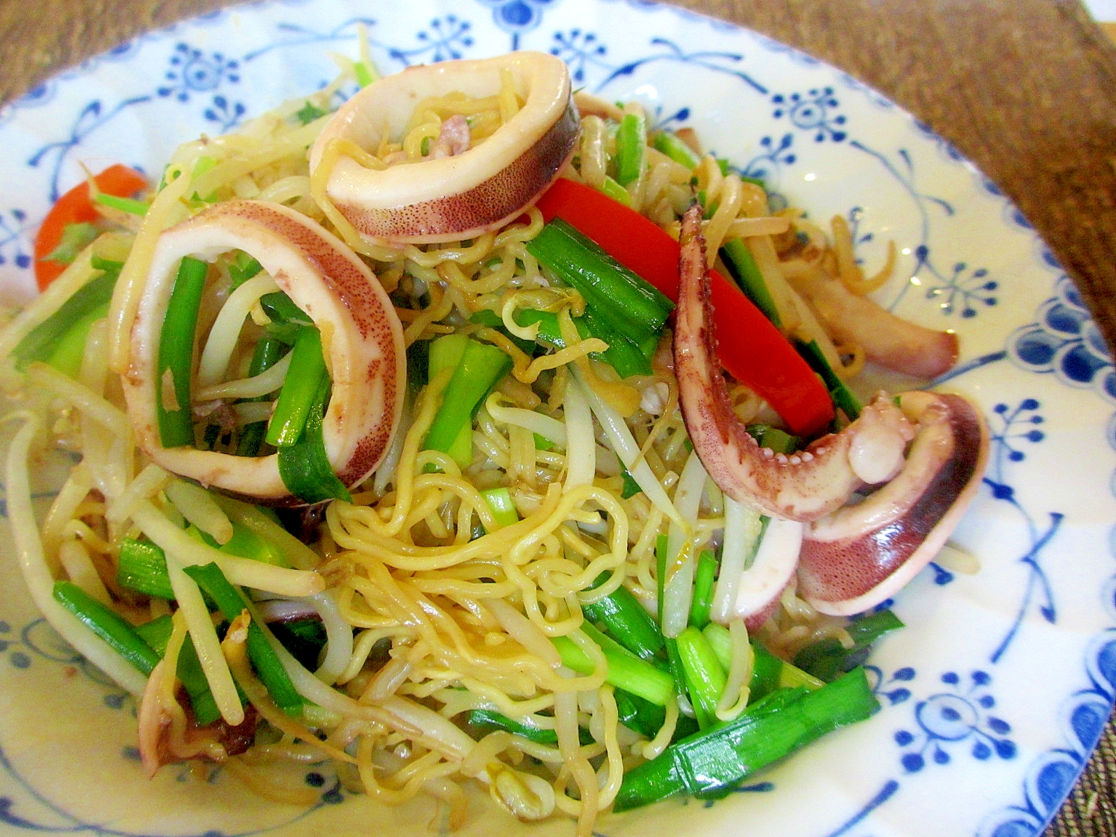 イカとモヤシの生姜マヨ醤油焼きそば