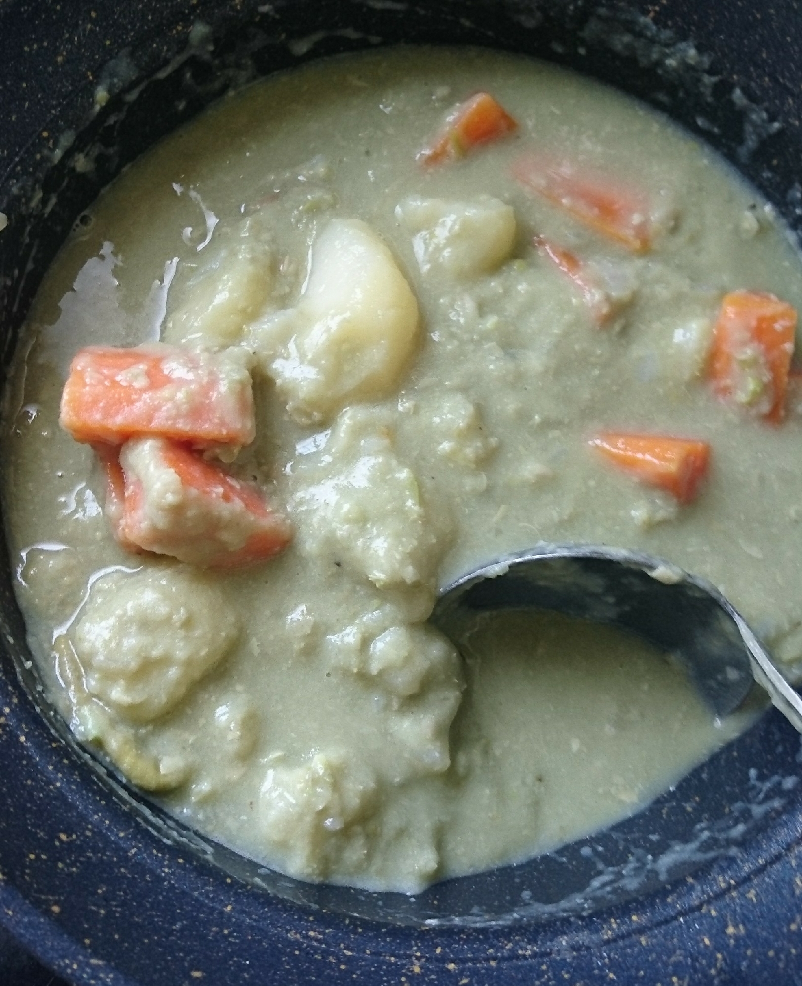 作り置きに~そら豆で作るグリーンカレー