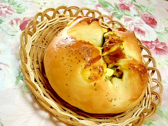 基本のパン生地で❤リメイク南瓜サラダマヨバジル❤