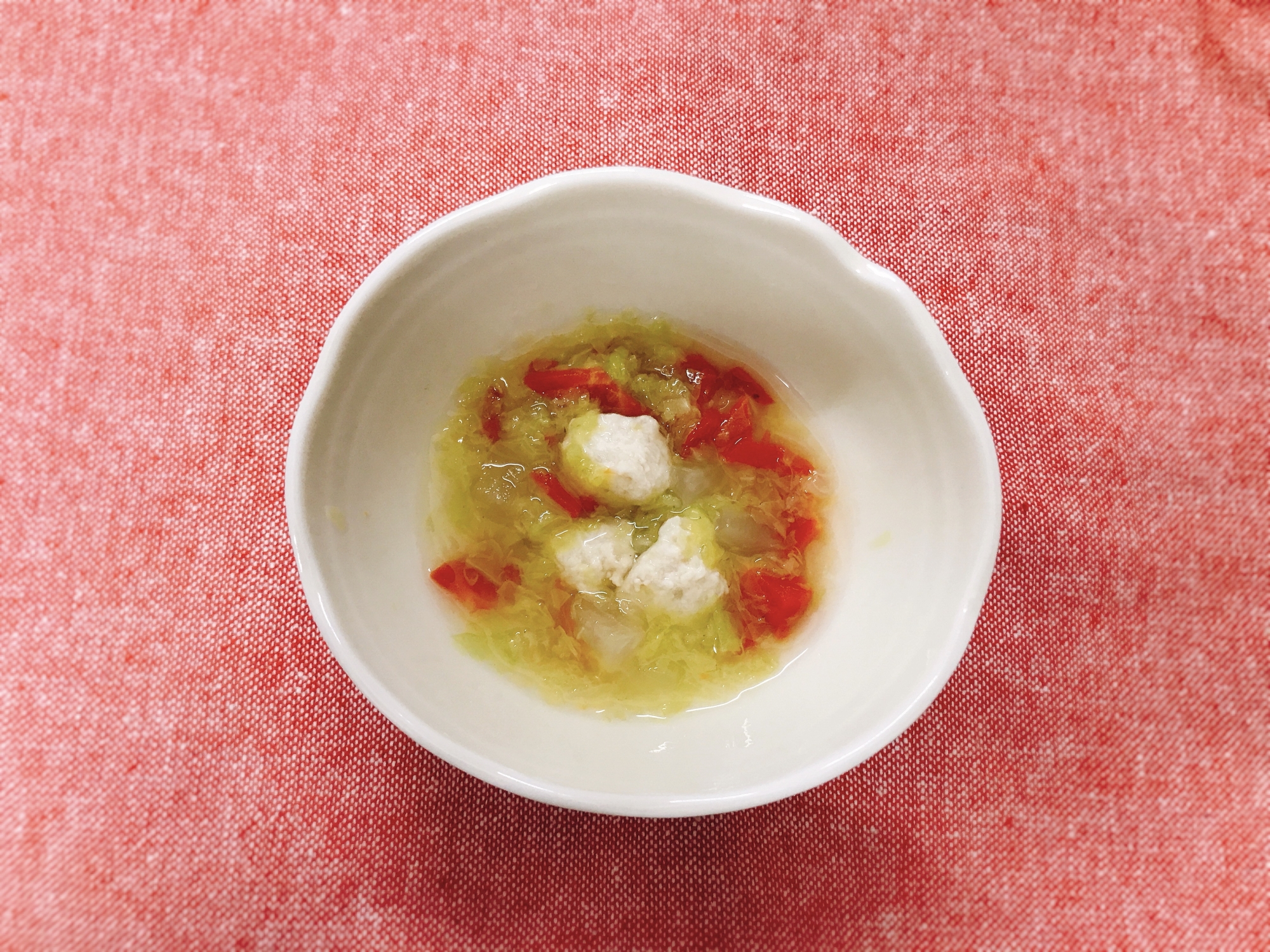 白菜とにんじんのコンソメスープ