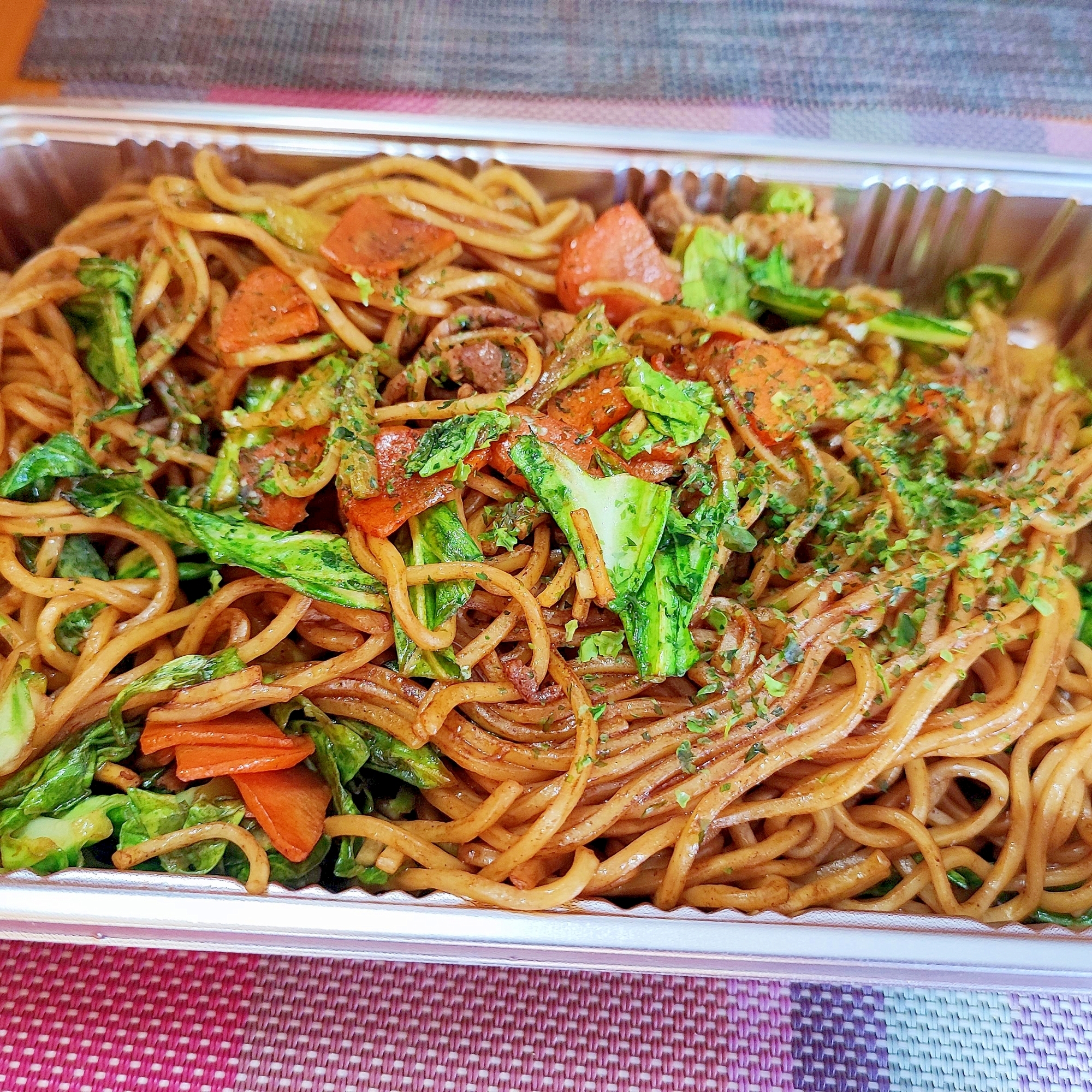 冷凍ラーメンの麺で作るやきそば