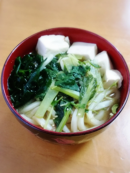 お味噌汁具材で♪柔らか味噌煮込みうどん