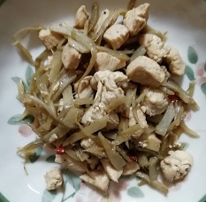 鶏肉とごぼうのピリ辛炒め