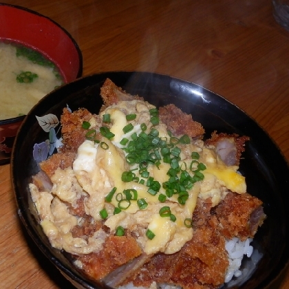 カツ丼レシピ簡単が嬉しく、参考にさせて頂きました♡  美味しく出来ました(^^♪