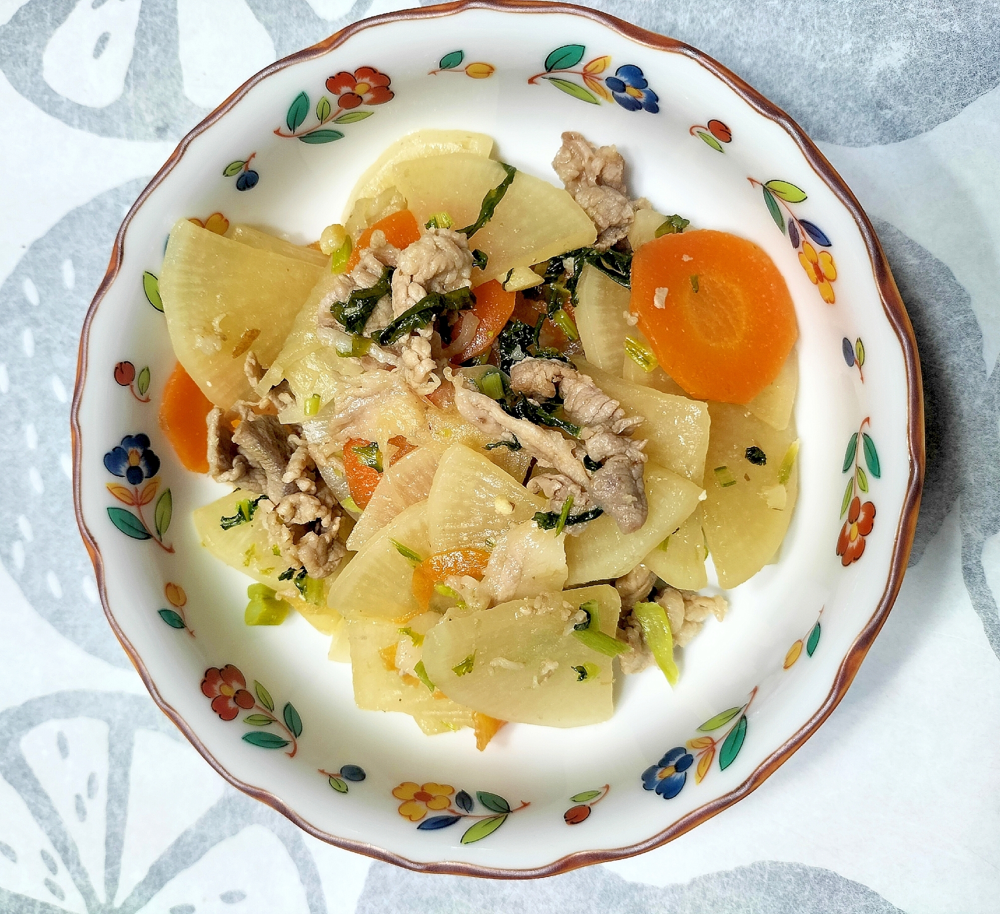 大根の間引き菜と大根豚肉の炒め煮