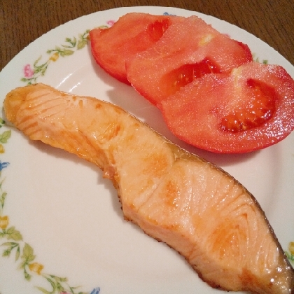 トマトとお好きな焼き魚