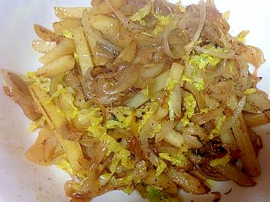 フライドポテトと白菜と玉ねぎの炒め物
