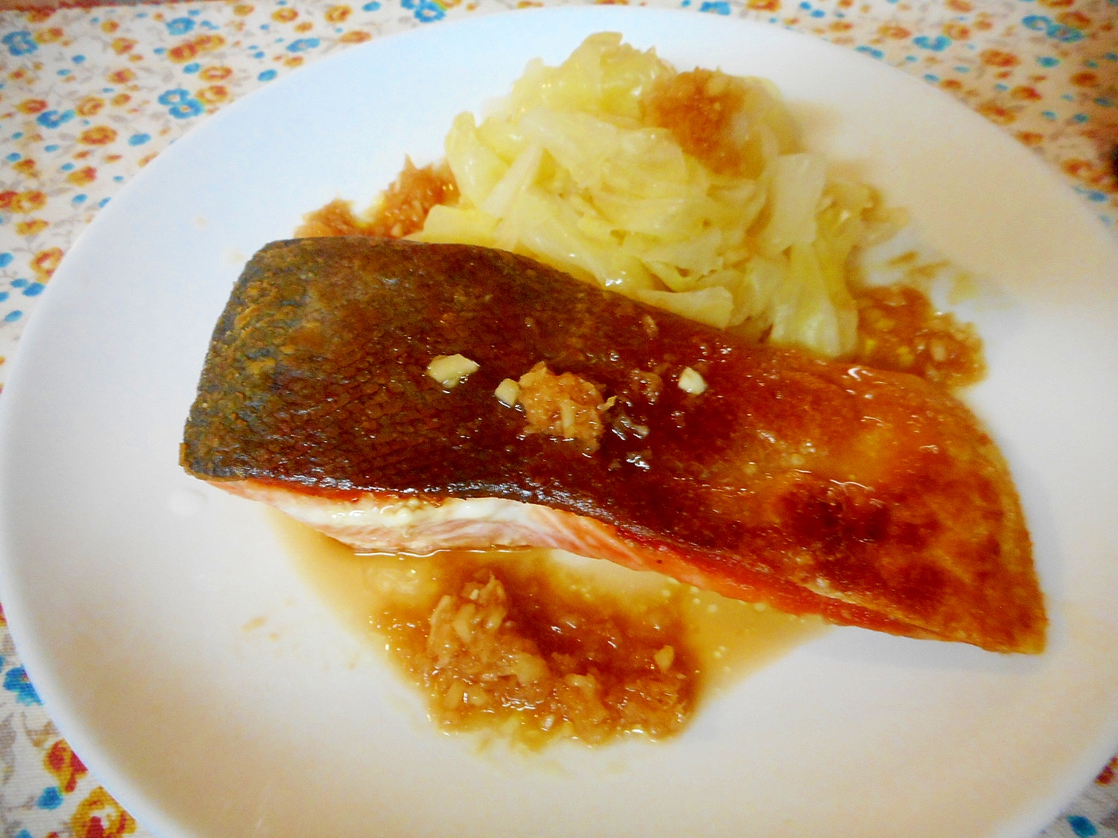 鮭のソテー新ショウガ醤油ダレ