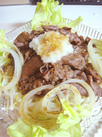 夕食にお肉を食べたくてmimiさんレシピ発見！
牛肉に焼肉のたれでしっかり味が付いているのに
大根おろしとポン酢でサッパリと頂けてとっても美味しかったです♪