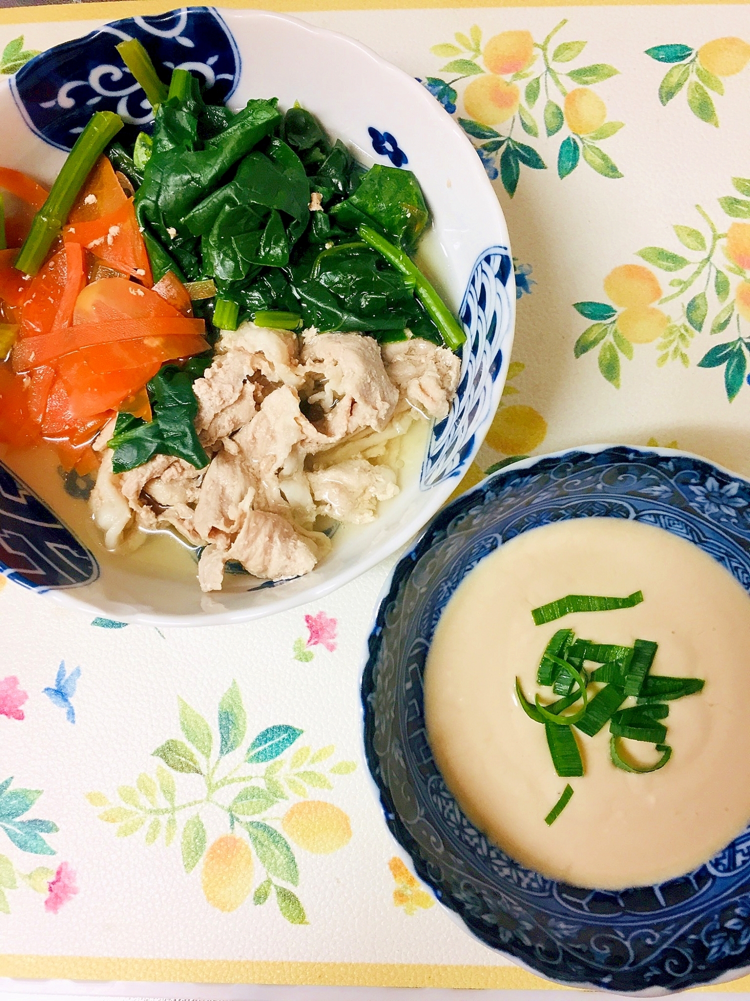 ポン酢ヨーグルトたれで食べる豚しゃぶ鍋
