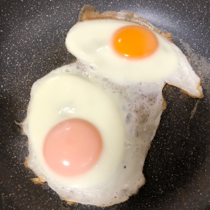 トーストに合う目玉焼きが焼けましたー♪♪