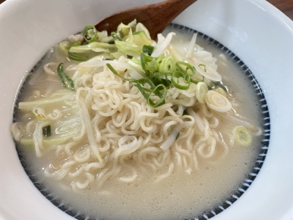 今日は、冷凍ラーメンDe野菜ラーメン