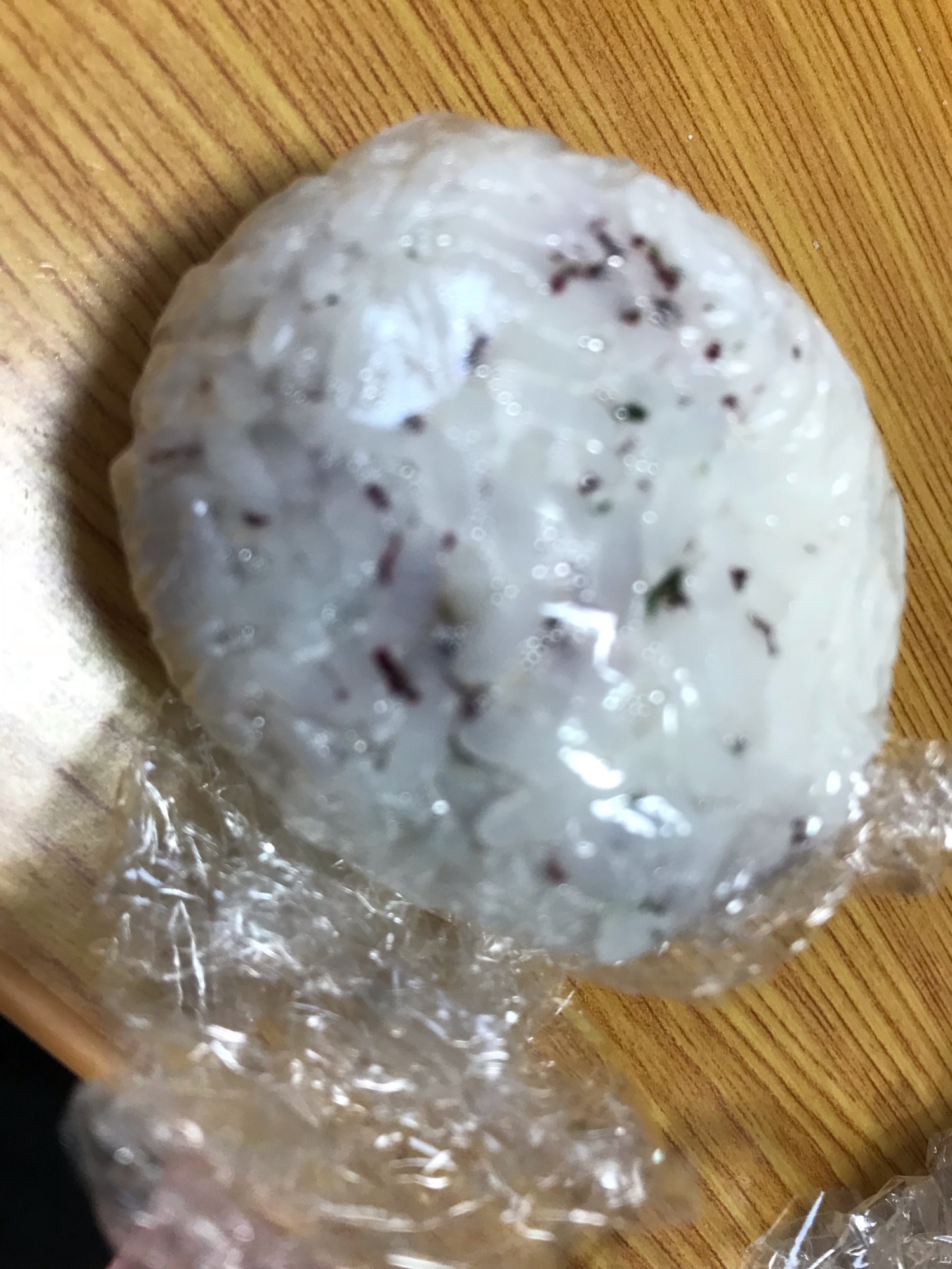 ささみの焼肉のたれ炒め入りゆかりおにぎり