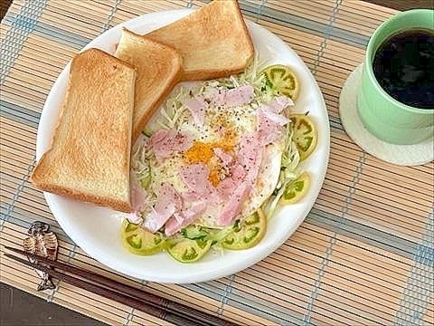 白いハムは焼かずに愛でる目玉焼きモーニングプレート