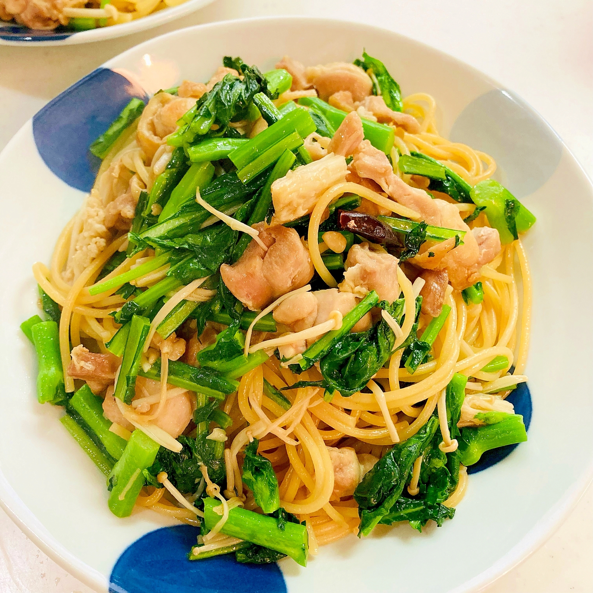 のらぼう菜と鶏肉とエノキダケの和風パスタ