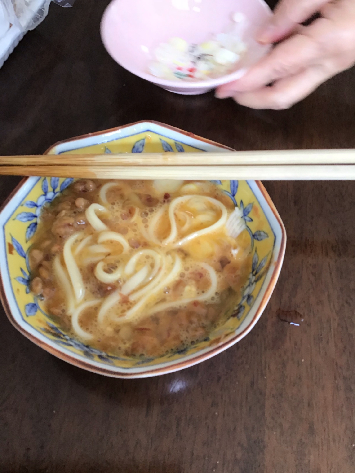 シンプルで美味しい納豆たまごうどん