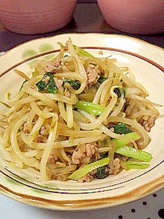簡単★豚挽肉と小松菜ともやし炒め