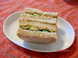 きゅうりとツナのサンドイッチ