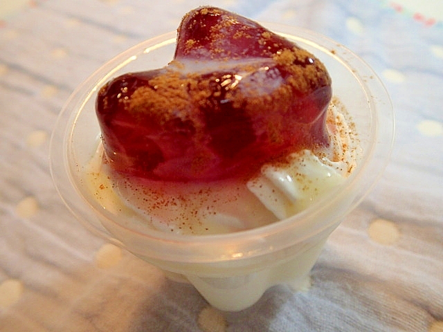 ぶどう蒟蒻ゼリーとホイップのミルクプリン