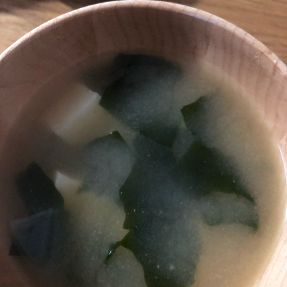 生姜風味の簡単ワカメの味噌汁