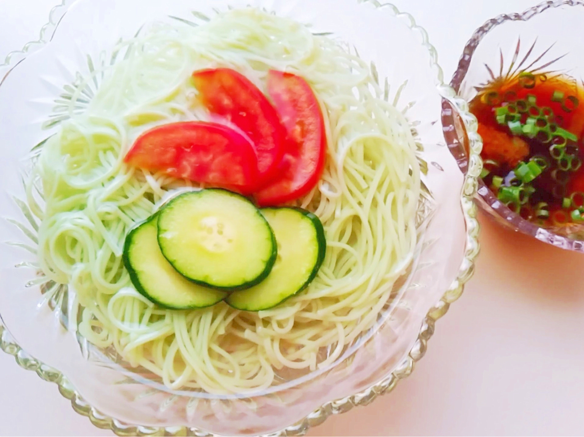 トマト乗せオリーブ素麺