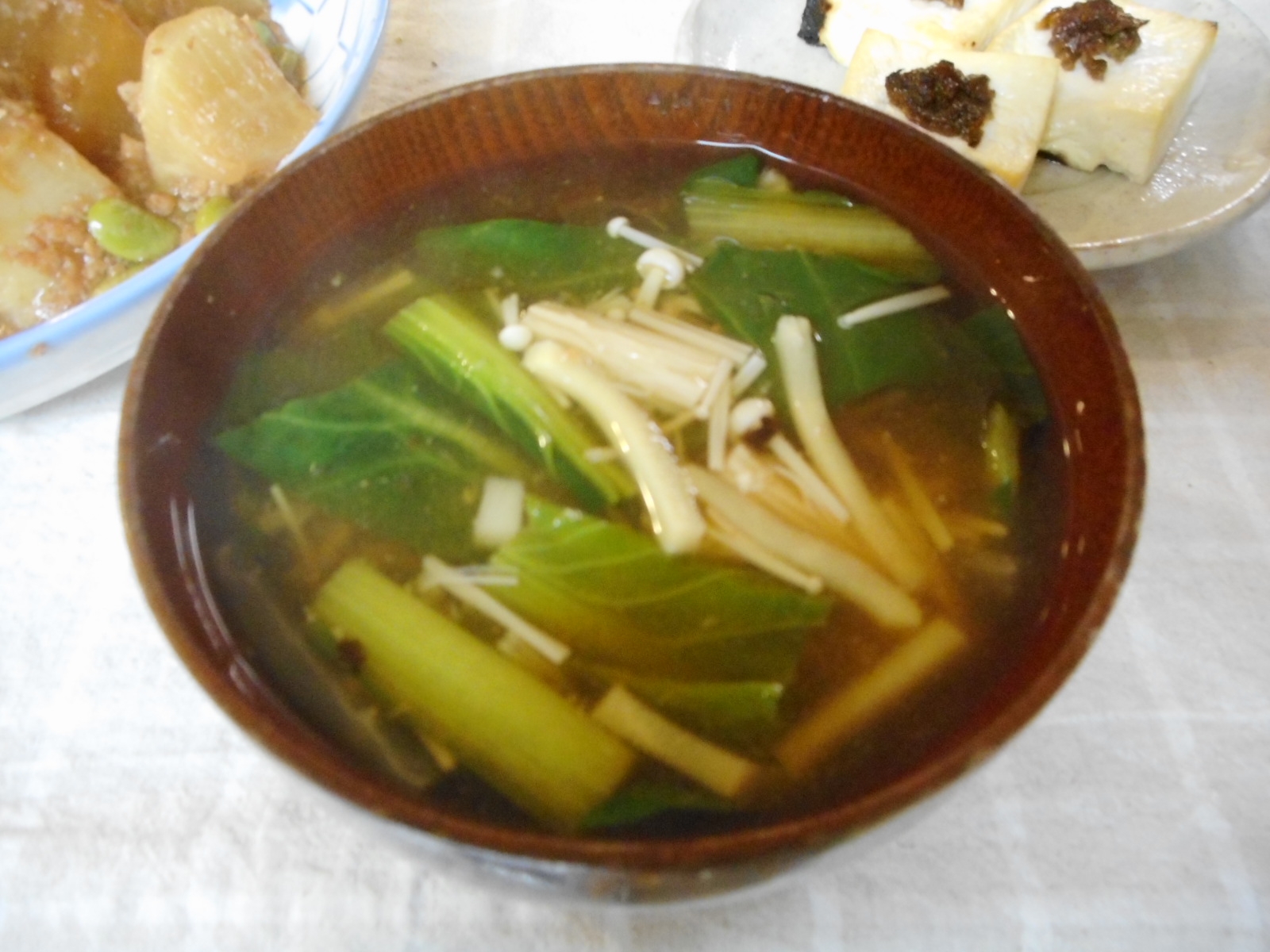 タケノコ、えのき、小松菜の味噌汁