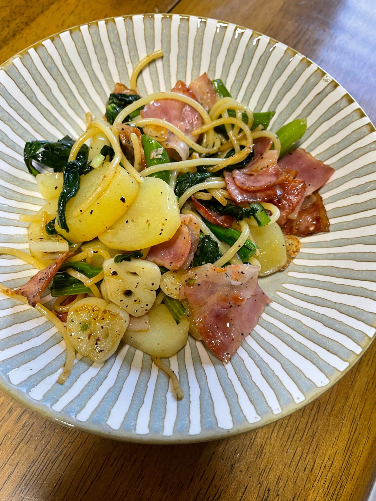 ポテトとベーコンのパスタ