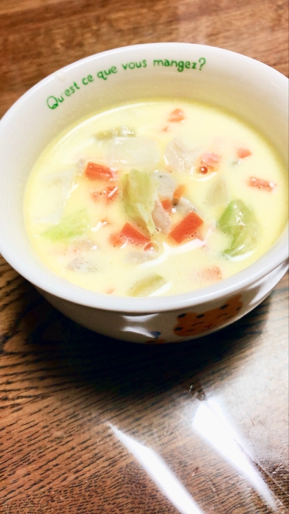 ソーセージと野菜のクリームスープ