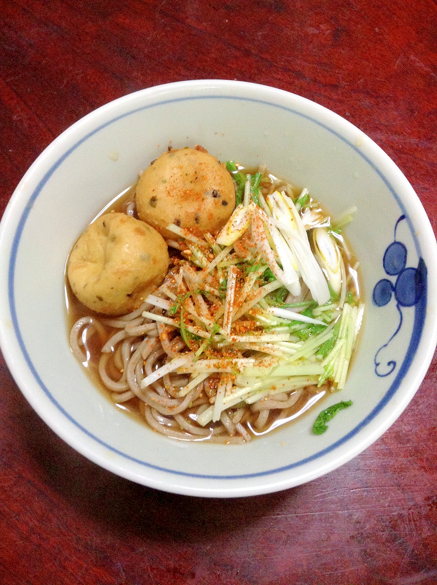 一口がんもどきと水菜の温かい蕎麦【今日のランチ】