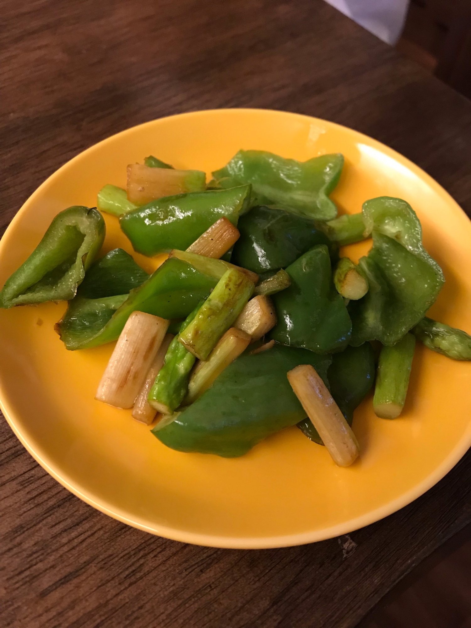 アスパラとピーマンの炒め物