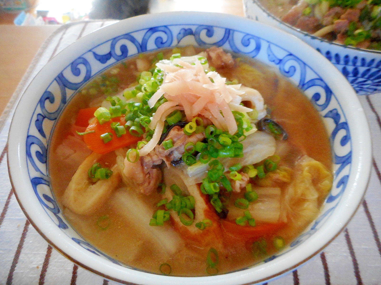 豚肉、ちくわ、白菜の具沢山汁うどん