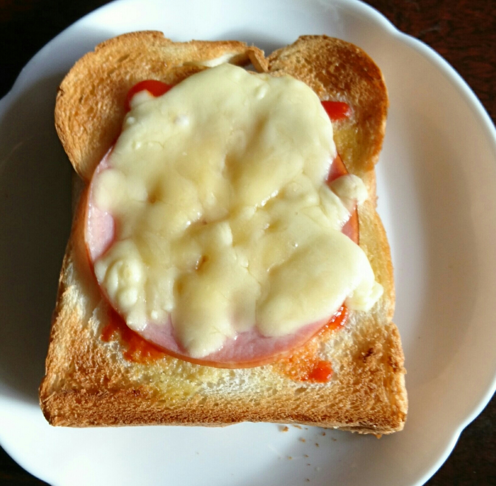 にんにくチーズトースト