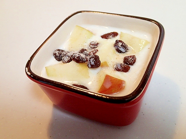 美的　林檎とレーズンのヨーグルト