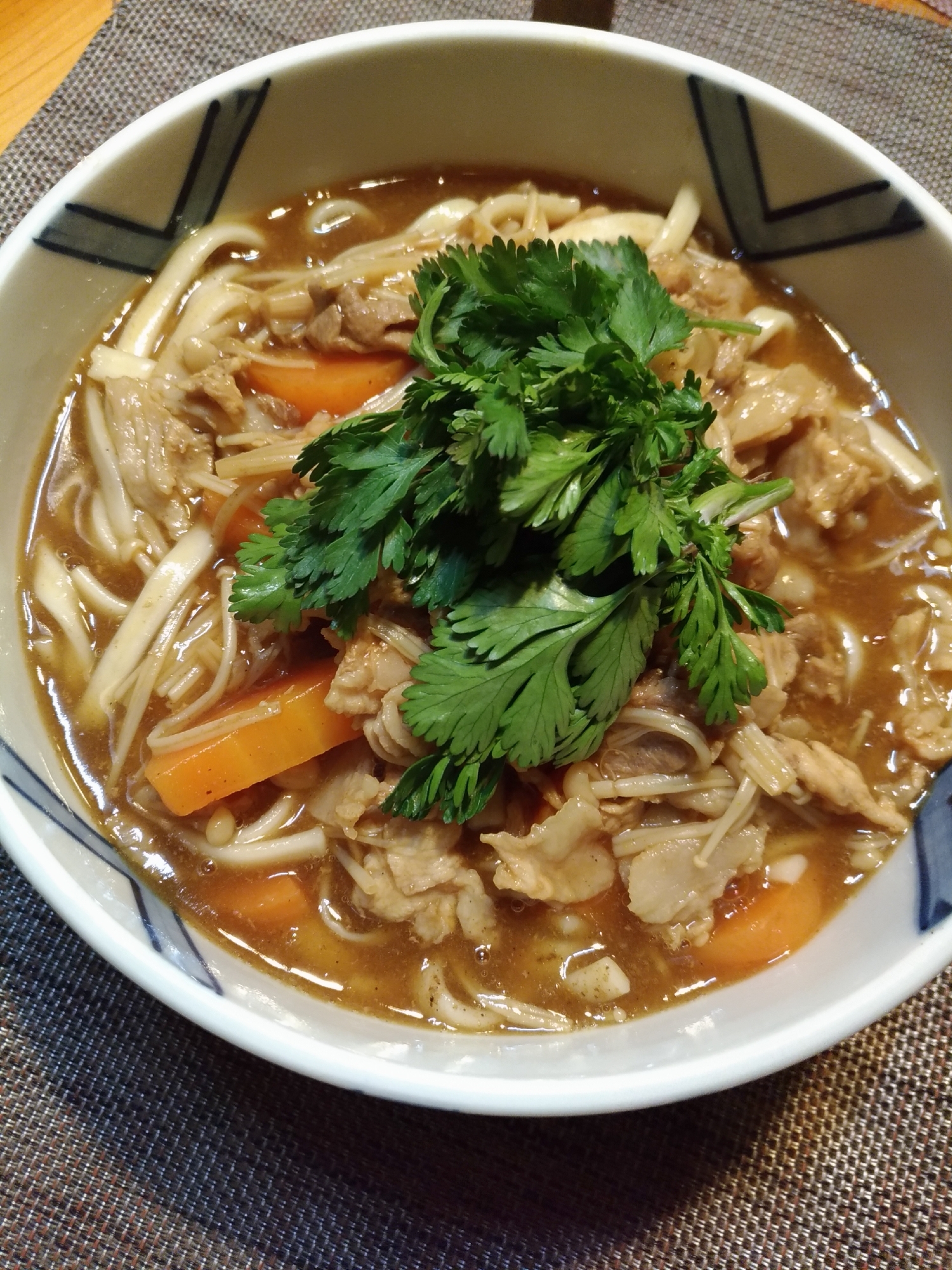 パクチー香る☆エスニック風カレーうどん