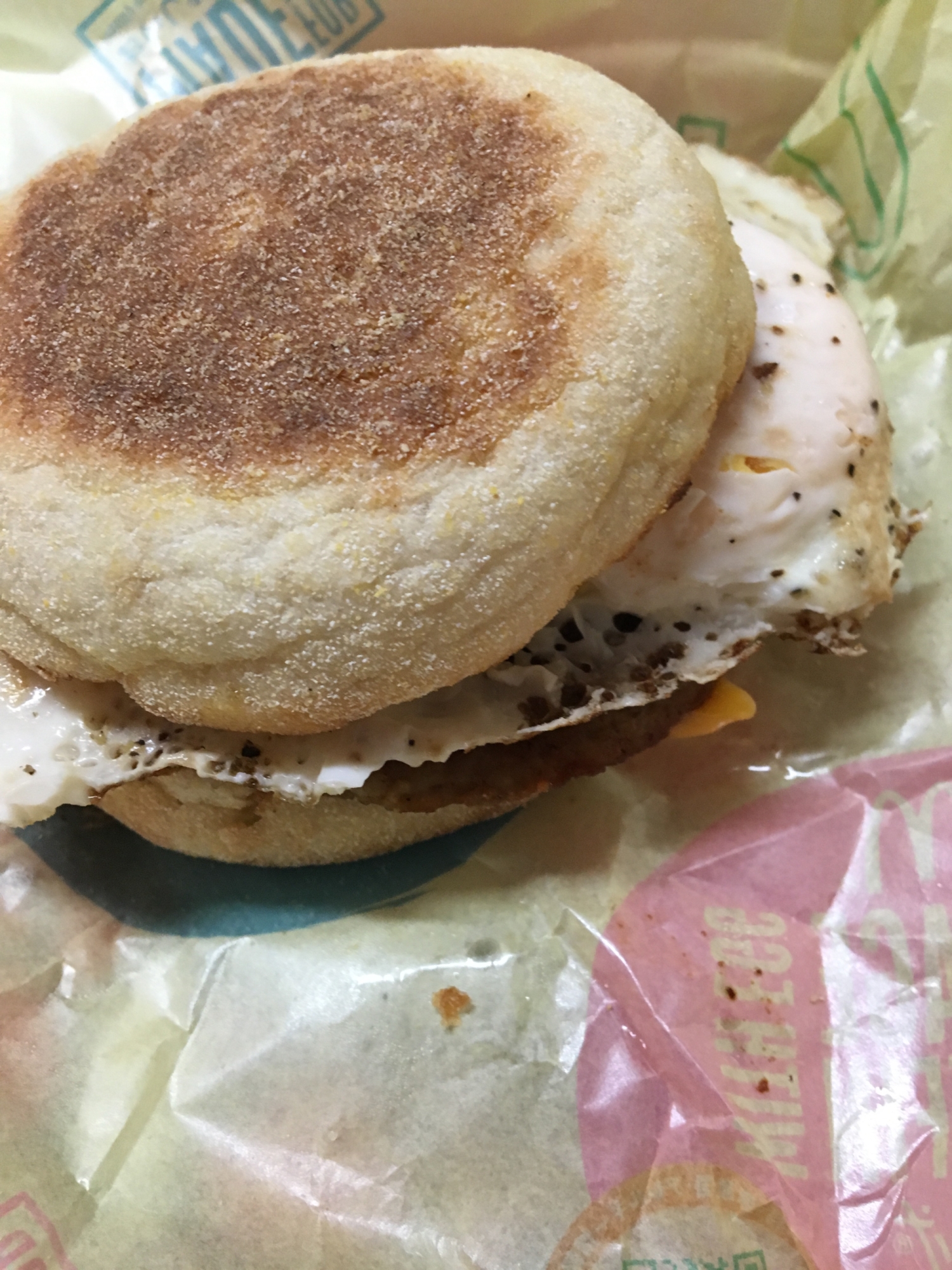 マクドのソーセージマフィンを月見マヨバーガーに レシピ 作り方 By Xmickyx 楽天レシピ