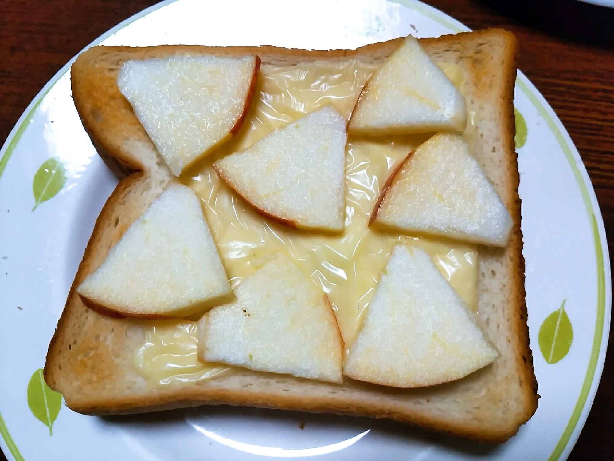 林檎とチーズの蜂蜜トースト