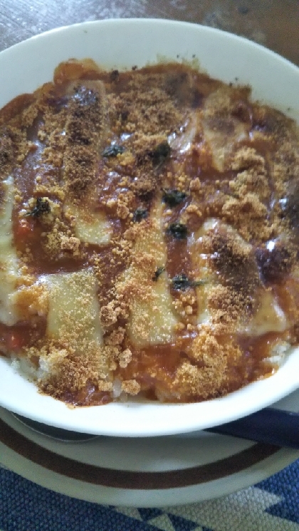 ご飯が余ったので日曜の昼に。簡単にできました。わざわざ食べに行かなくても熱々が食べれて満足です！