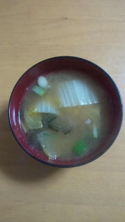 こんばんは～＾＾
冷え込む朝ご飯に温かいお味噌汁を作ったよ♪白菜の甘みを味わいながら美味しく頂いて温まったよ♪
ご馳走様でした～