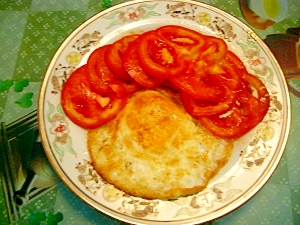 焼く卵と生トマト和え