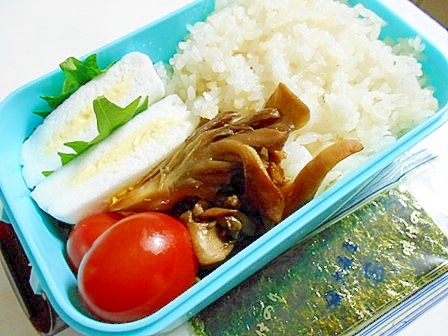 チーズはんぺんと舞茸の豚そぼろ炒めのお弁当