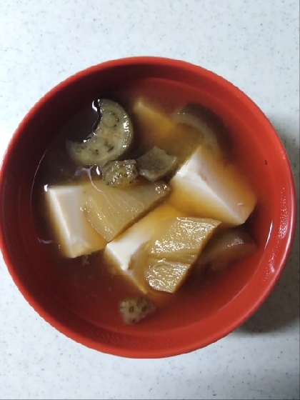 なすと豆腐の味噌汁